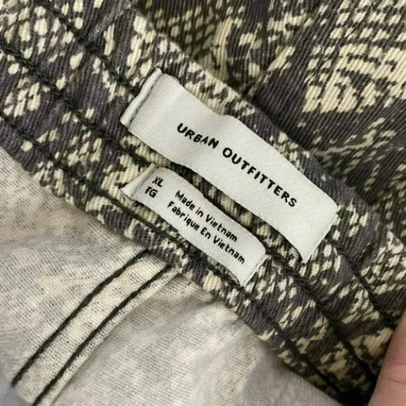 Urban Outfitters mens XL snakeskin print joggers with side & rear pockets - Picture 6 of 9